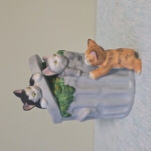 Vintage Mann Cats in Garbage Can Musical Figurine
